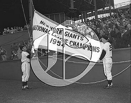 Dark and Lockman raise NL Pennant at Polo Grounds55T0037